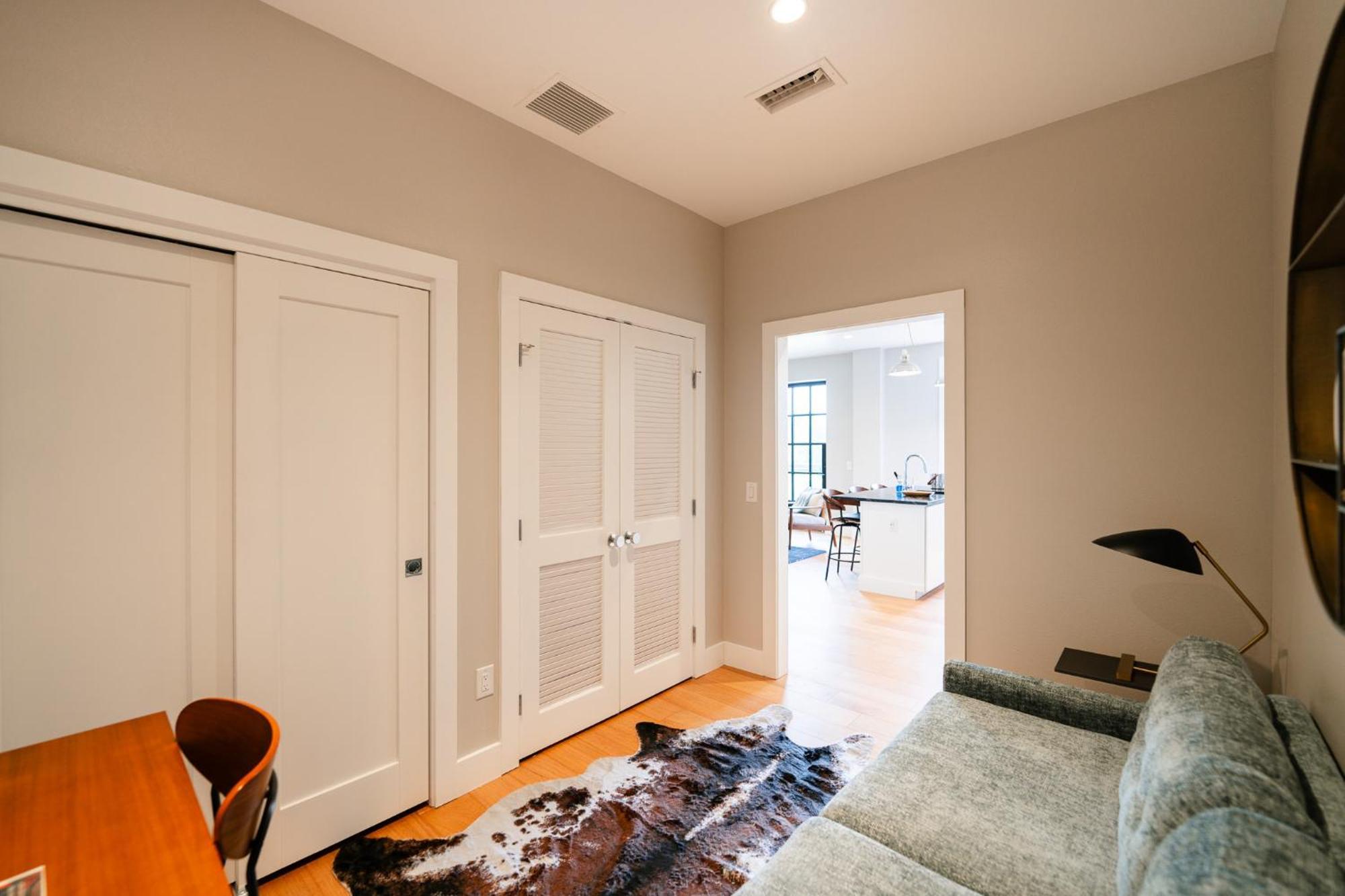 Western 1924 Luxury Lofts Martindale 外观 照片