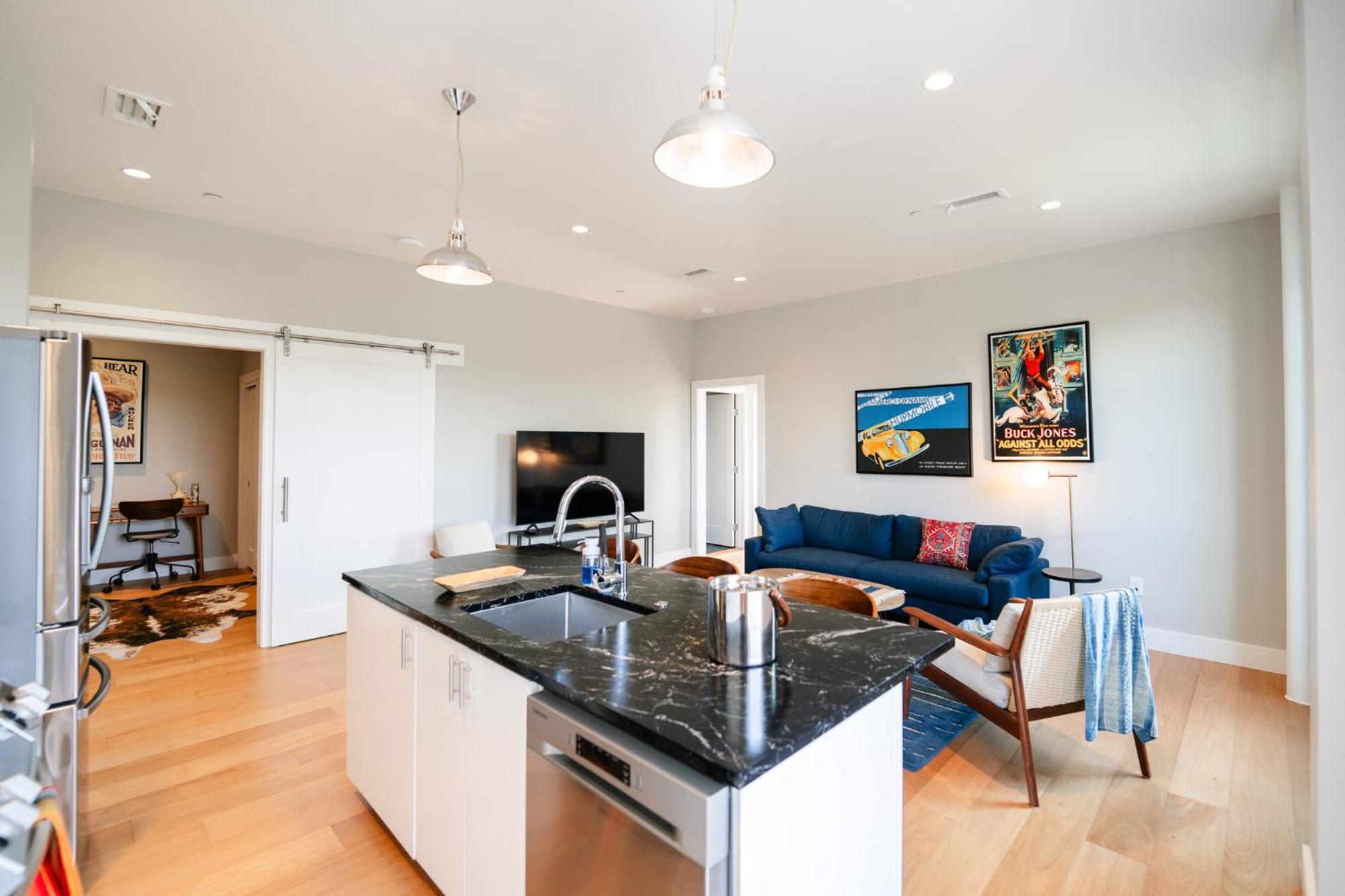 Western 1924 Luxury Lofts Martindale 外观 照片